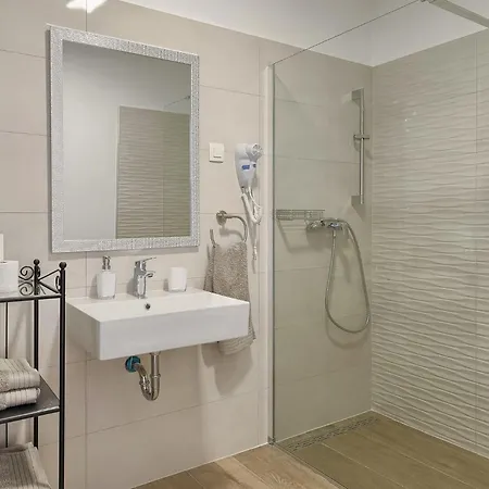 Tatil Evi Enigma